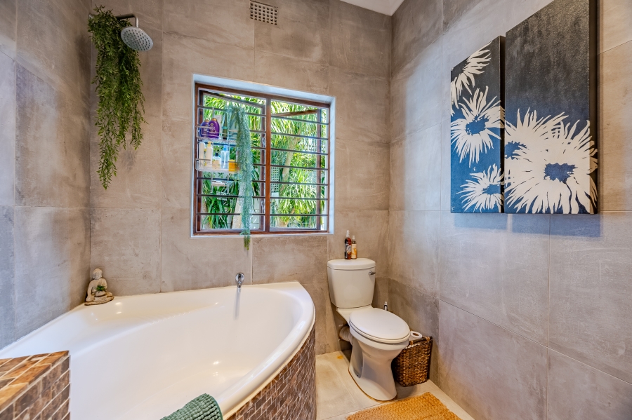 2 Bedroom Property for Sale in Harfield Village Western Cape